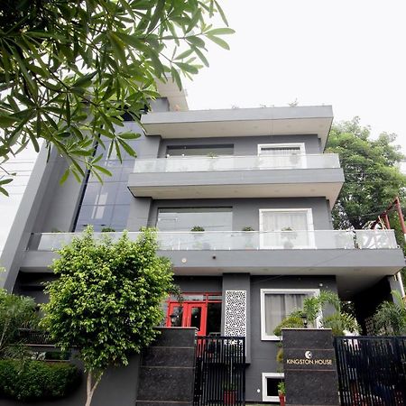 Hotel Kingston House ラクナウ エクステリア 写真