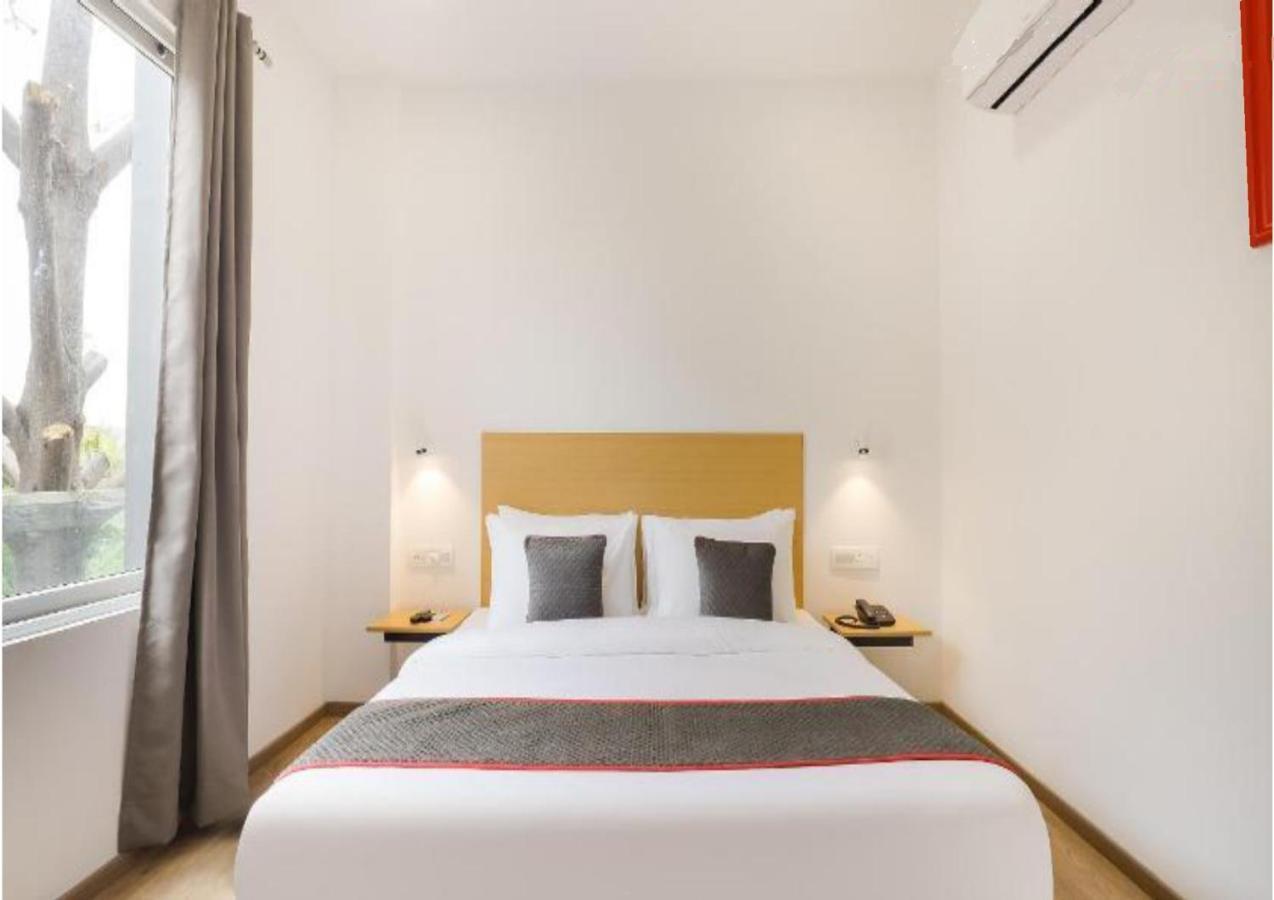 Hotel Kingston House ラクナウ エクステリア 写真