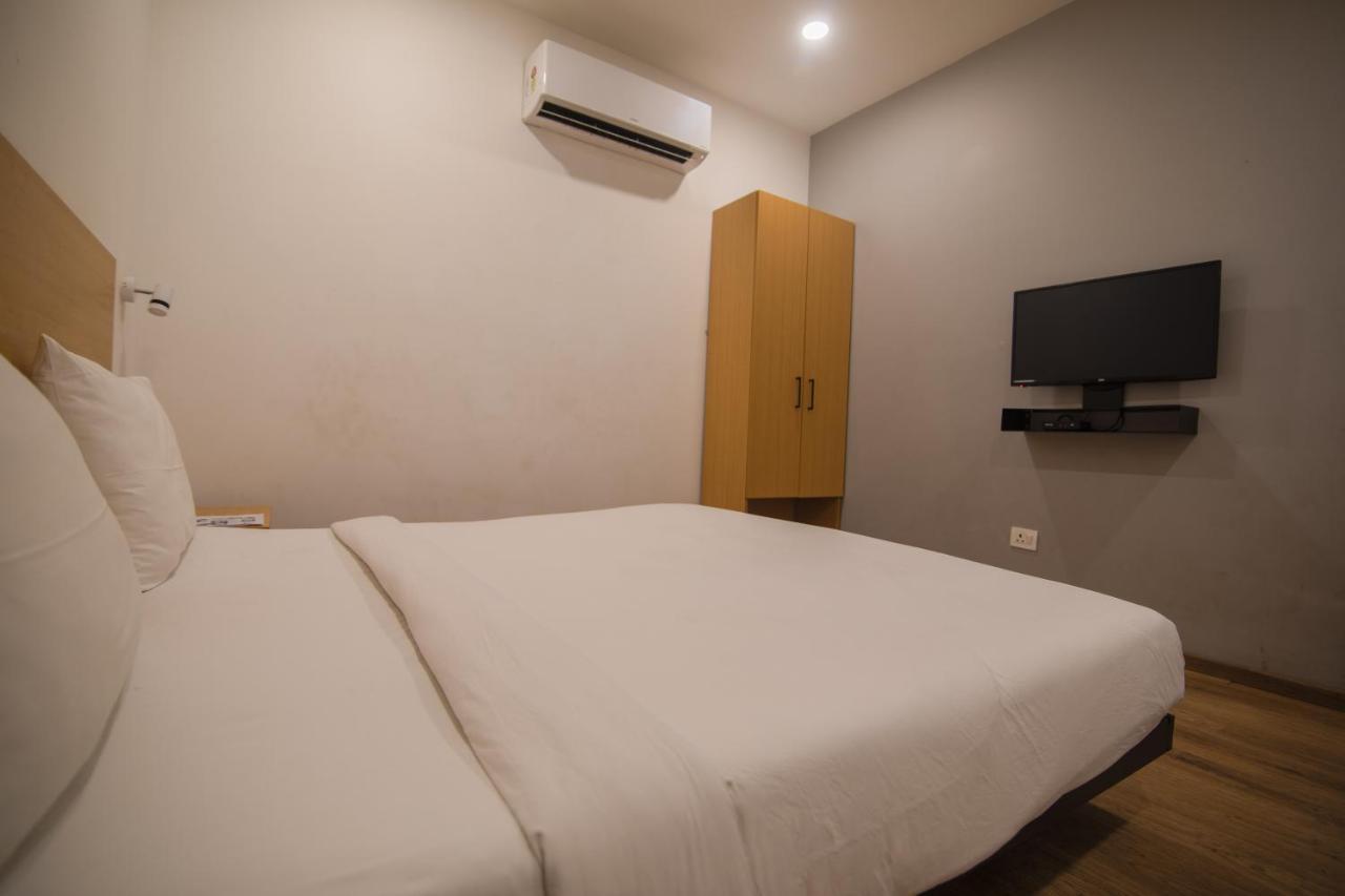Hotel Kingston House ラクナウ エクステリア 写真