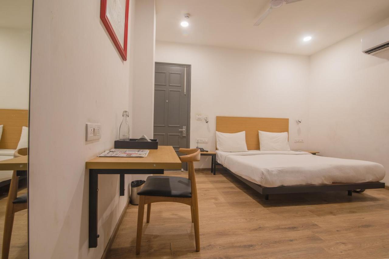 Hotel Kingston House ラクナウ エクステリア 写真
